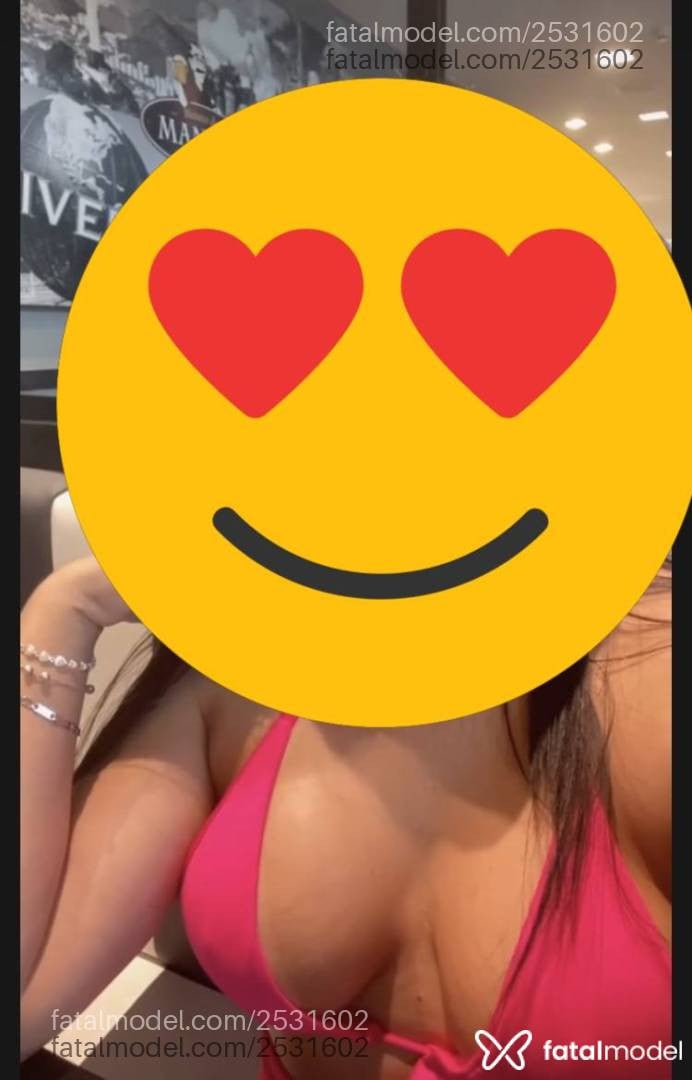 Acompanhante mulher loira (o) de olhos pretos - Alice Fernandes