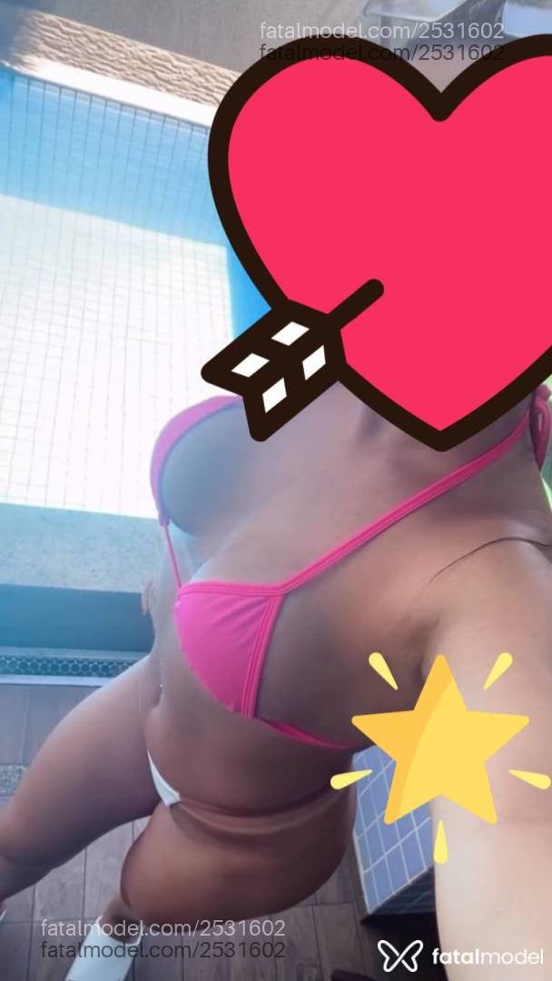 Acompanhante mulher loira (o) de olhos pretos - Alice Fernandes