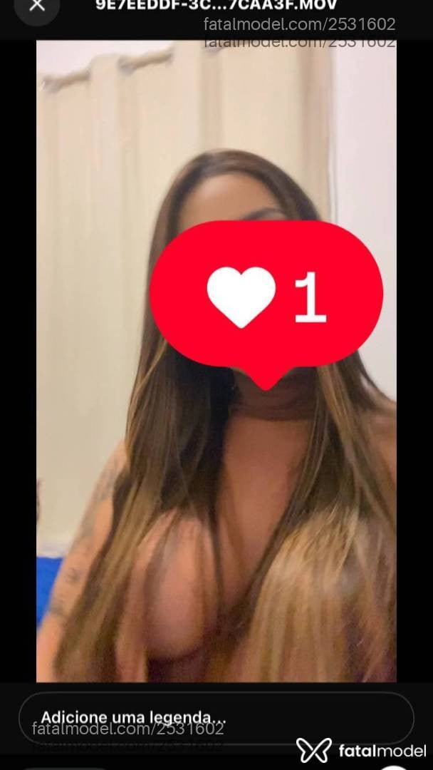 Acompanhante mulher loira (o) de olhos pretos - Alice Fernandes