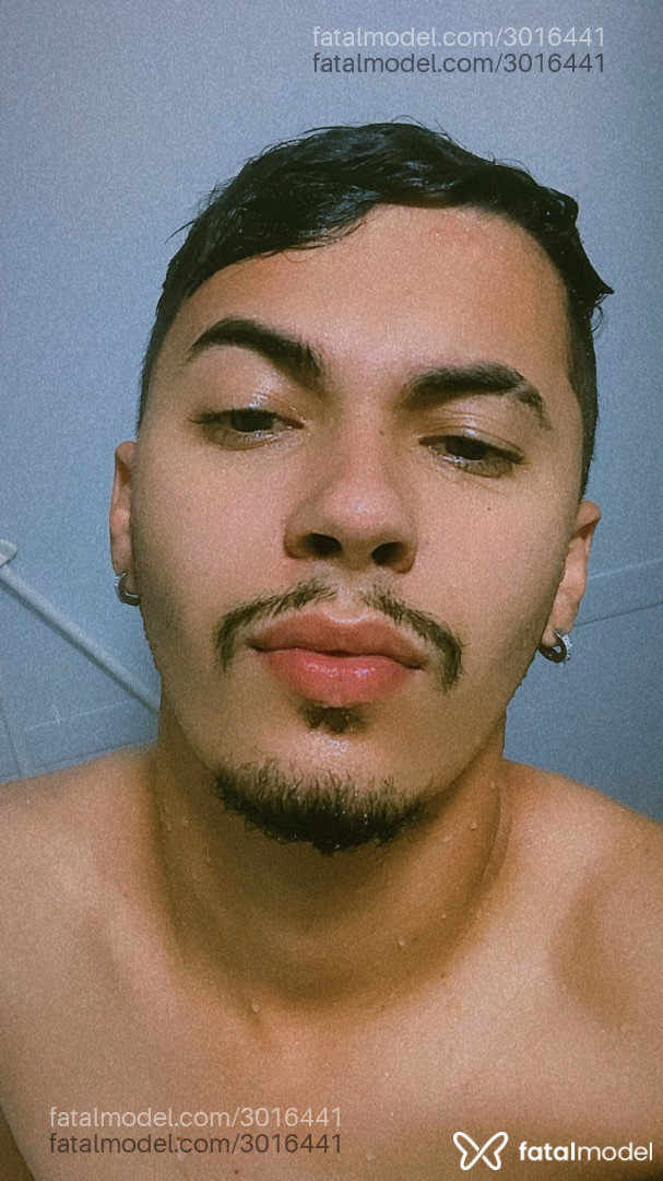 Acompanhante homem morena (o) de olhos castanhos em Brasília - Borges
