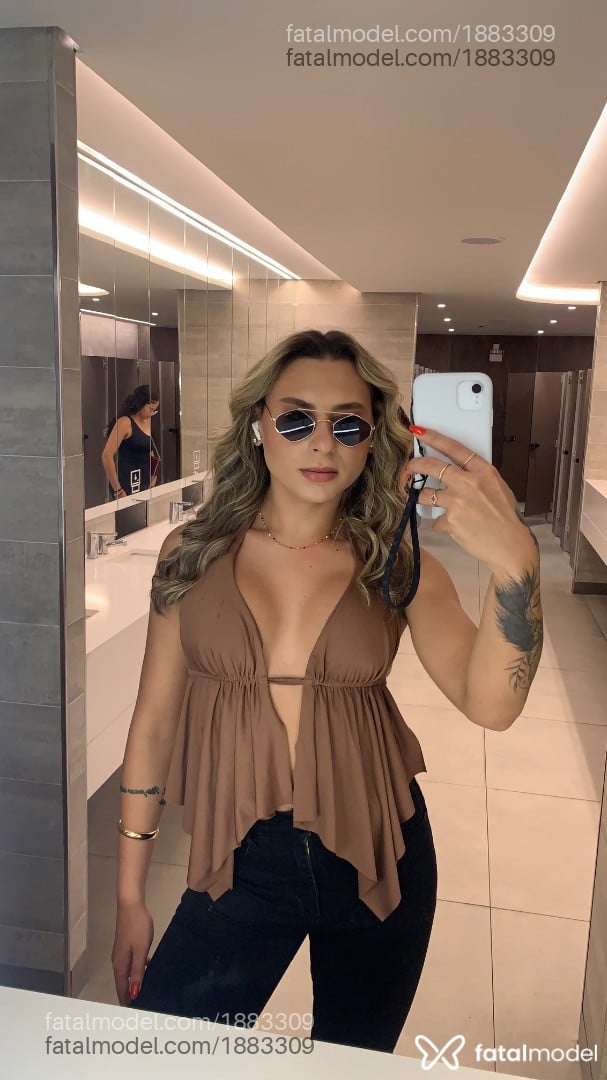 Acompanhante mulher trans loira (o) de olhos castanhos em São Paulo - Nayla Brito