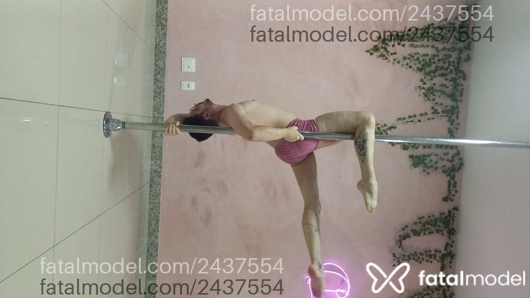 Acompanhante homem com cabelo castanho de olhos mel em Belo Horizonte - Rose