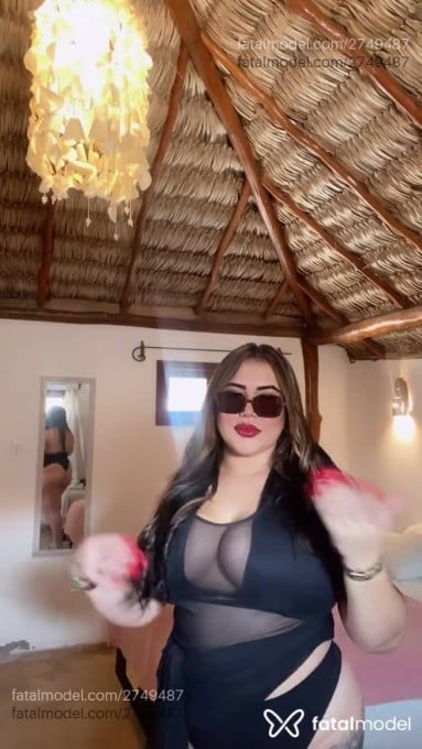 Acompanhante mulher morena (o) de olhos castanhos - Melissa mel