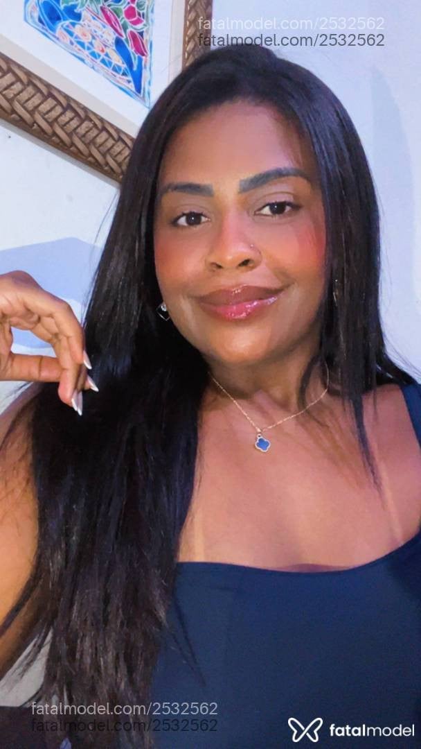Acompanhante mulher com cabelo castanho de olhos castanhos - Luna Fernanda