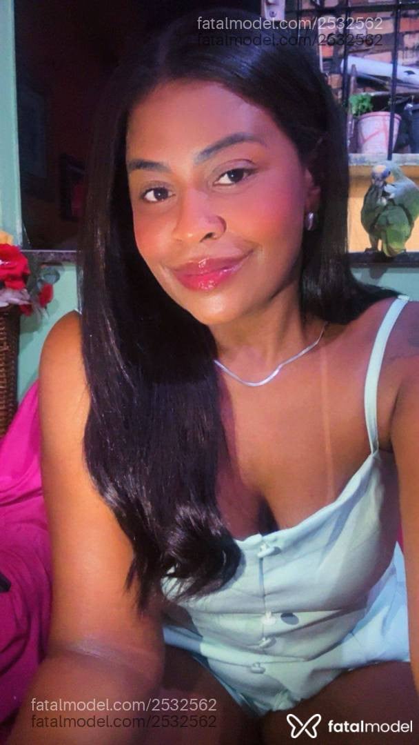 Acompanhante mulher com cabelo castanho de olhos castanhos - Luna Fernanda
