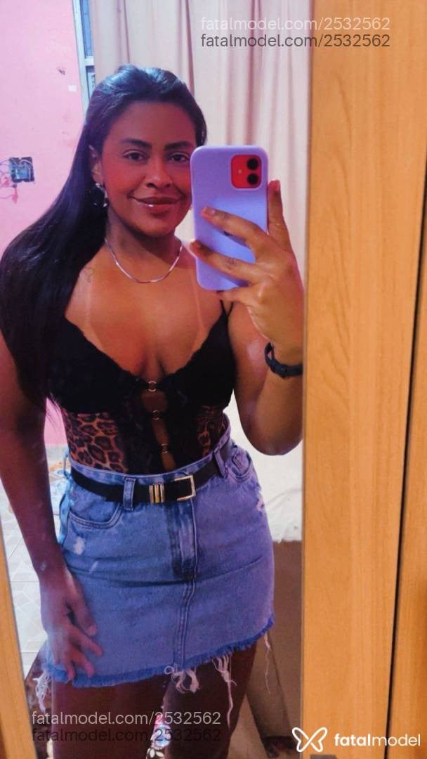 Acompanhante mulher com cabelo castanho de olhos castanhos - Luna Fernanda