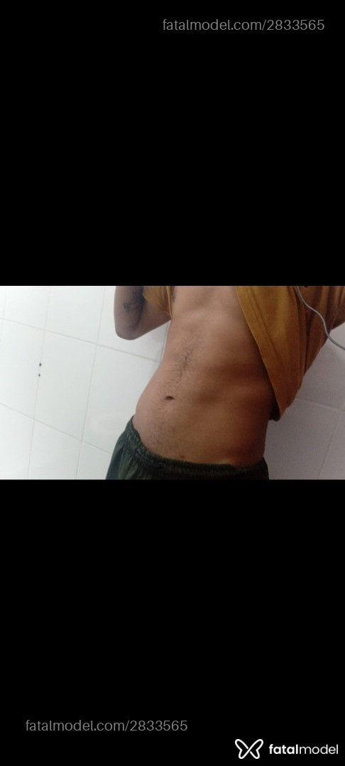 Acompanhante homem morena (o) de olhos castanhos em Virtual - Johan