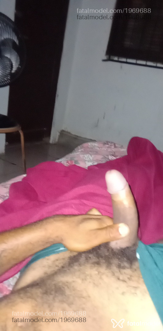 Acompanhante homem morena (o) de olhos castanhos em Florianópolis - Leonardo