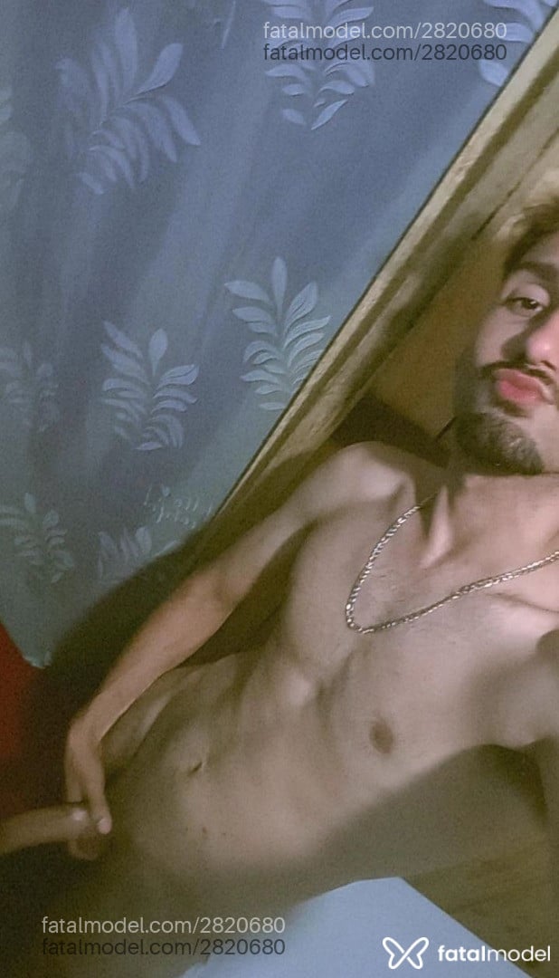 Acompanhante homem com cabelo castanho de olhos castanhos em Chapecó Acompanhante homem com cabelo castanho de olhos castanhos em Chapecó - Santx Marc
