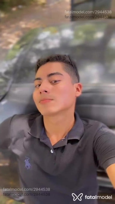 Acompanhante homem com cabelo castanho de olhos pretos em Belém - Ricky