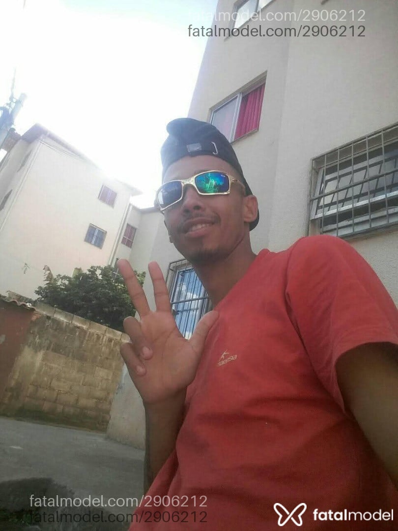 Acompanhante homem com cabelo castanho de olhos castanhos em Cabo Frio - Fuguetinho