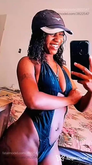 Acompanhante mulher com cabelo castanho de olhos castanhos em Belford Roxo - Hemily