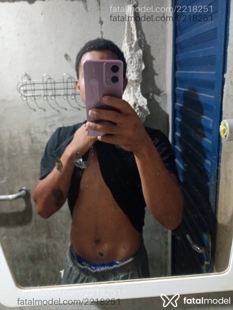 Acompanhante homem com cabelo castanho de olhos castanhos em Papagaios - Romario