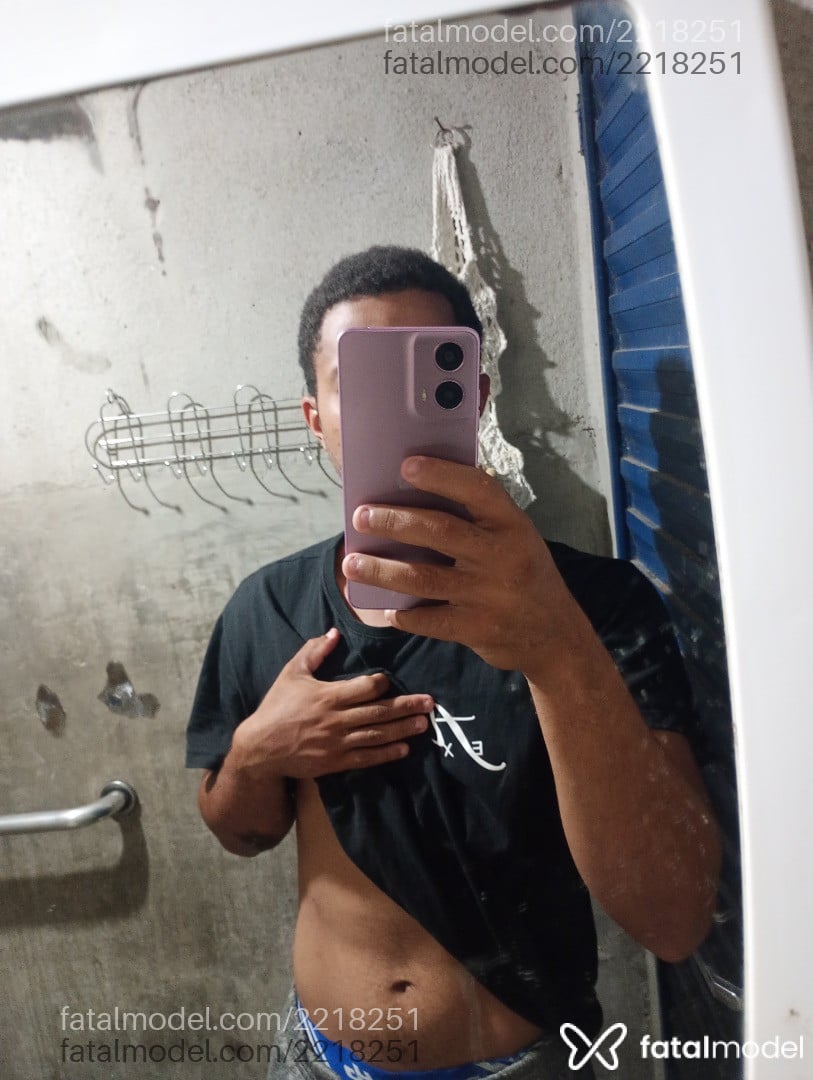 Acompanhante homem com cabelo castanho de olhos castanhos em Papagaios - Romario