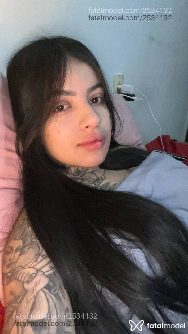 Acompanhante mulher morena (o) de olhos castanhos - Yasmin