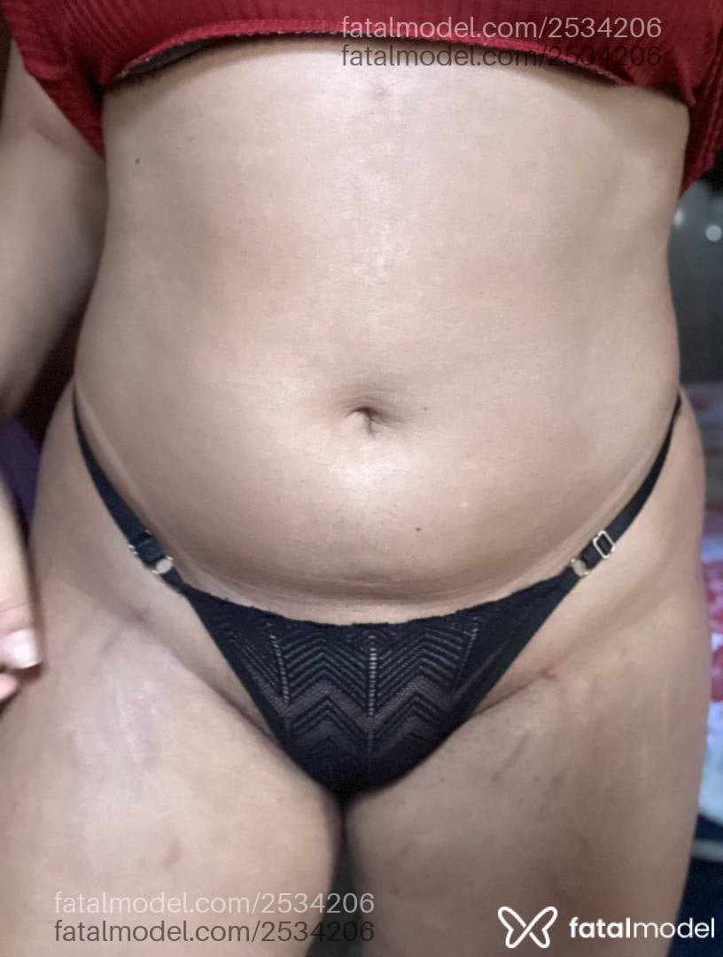 Acompanhante mulher com cabelo castanho de olhos castanhos - Vangpi