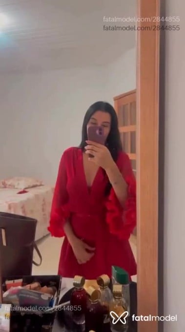 Acompanhante mulher morena (o) de olhos pretos - Isabella