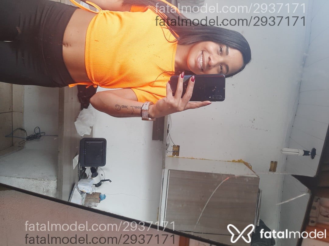Acompanhante mulher com cabelo castanho de olhos castanhos - Juliana