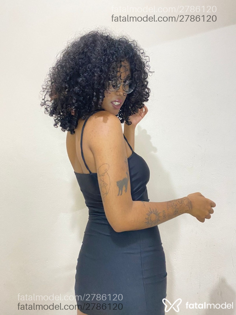 Acompanhante mulher morena (o) de olhos pretos em São Paulo - Inefável
