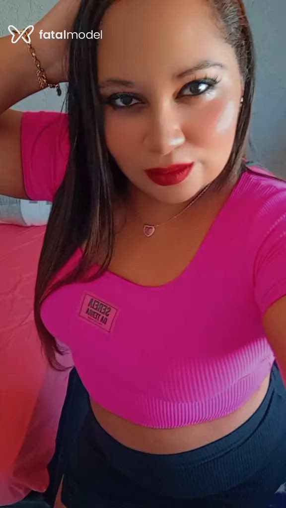 Acompanhante mulher com cabelo colorido de olhos castanhos - Melissa Ferraz Acompanhante mulher com cabelo colorido de olhos castanhos - Melissa Ferraz