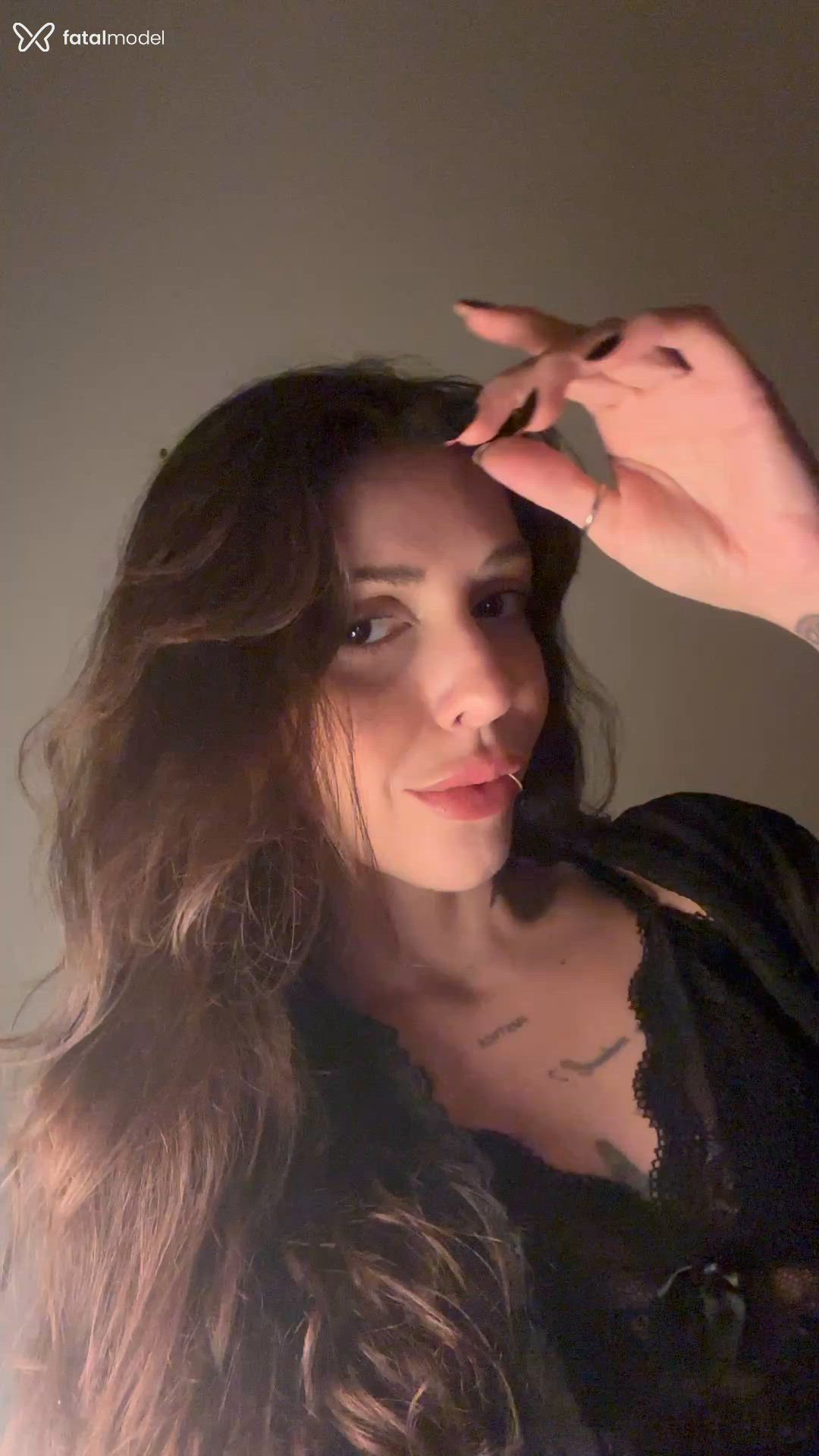 Acompanhante mulher com cabelo castanho de olhos castanhos em Londrina - Alice
