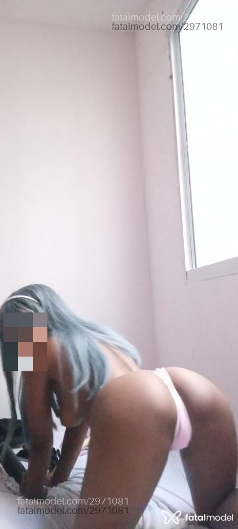 Acompanhante mulher com cabelo castanho de olhos pretos em Porto Alegre - Cayari
