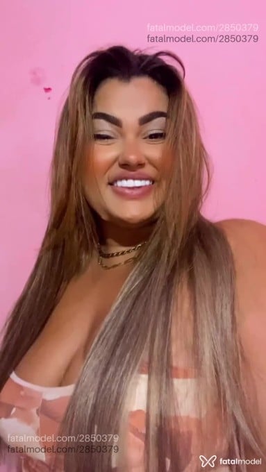 Acompanhante mulher loira (o) de olhos castanhos em Caraguatatuba Acompanhante mulher loira (o) de olhos castanhos em Caraguatatuba - Melzinhaa