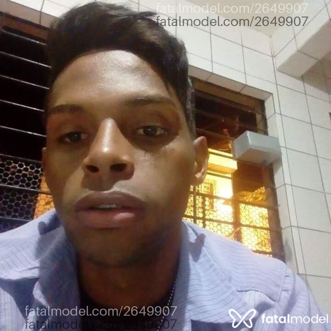 Acompanhante homem com cabelo castanho de olhos castanhos - Dom Acompanhante homem com cabelo castanho de olhos castanhos - Dom