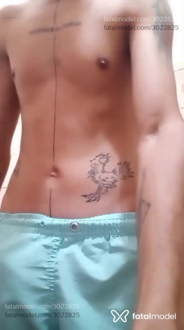 Acompanhante homem com cabelo castanho de olhos castanhos em Rio de Janeiro - Guitattoo
