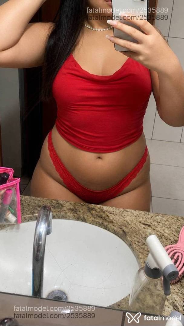Acompanhante mulher morena (o) de olhos castanhos - Bruna