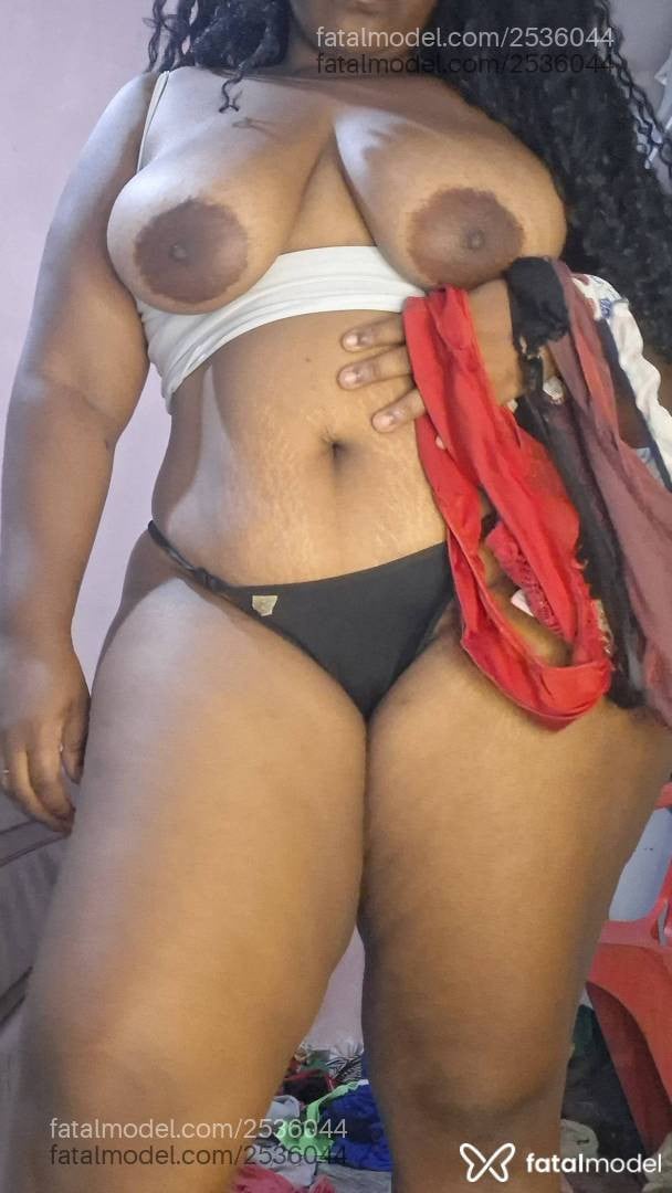 Acompanhante mulher morena (o) de olhos castanhos em Virtual Acompanhante mulher morena (o) de olhos castanhos em Virtual - Faabi