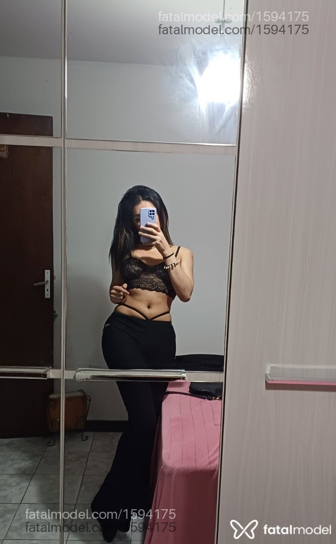 Acompanhante mulher trans morena (o) de olhos castanhos em Blumenau - Tauane