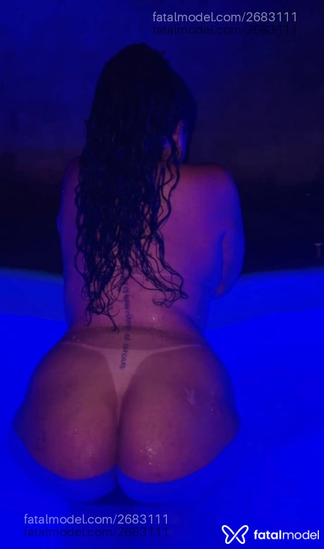 Acompanhante mulher trans morena (o) de olhos azuis em Aparecida de Goiânia - Julia Ribeiro