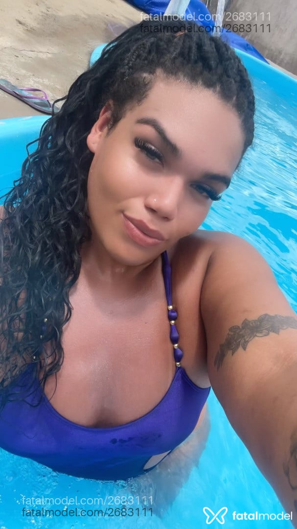 Acompanhante mulher trans morena (o) de olhos azuis em Aparecida de Goiânia - Julia Ribeiro