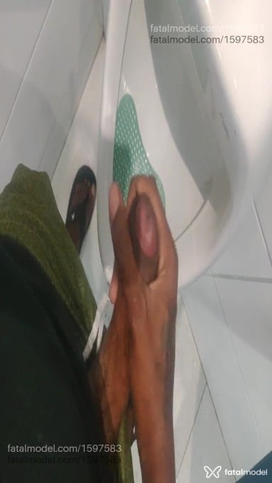 Acompanhante homem morena (o) de olhos castanhos em Maricá - Arthur