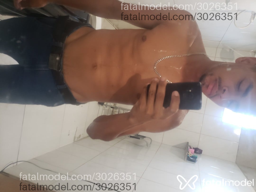 Acompanhante homem morena (o) de olhos mel - Matheus