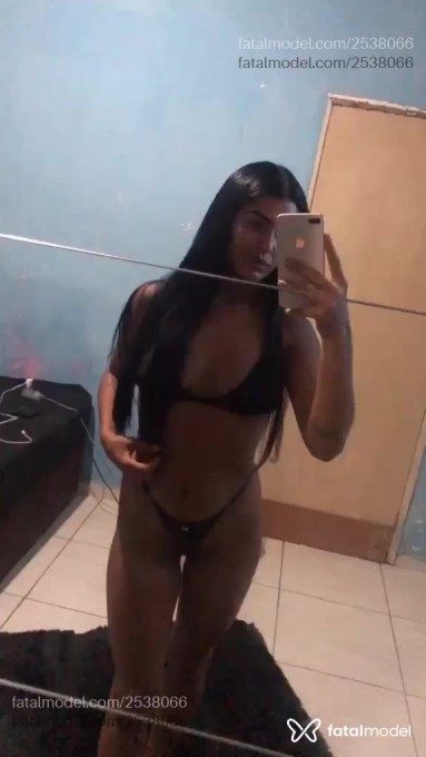 Acompanhante mulher morena (o) de olhos pretos - Nicki Acompanhante mulher morena (o) de olhos pretos - Nicki