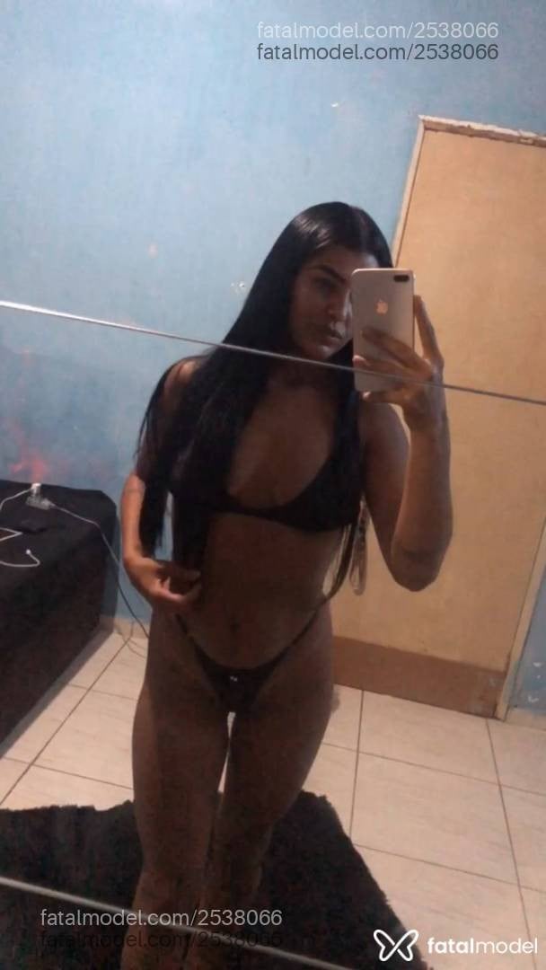 Acompanhante mulher morena (o) de olhos pretos - Nicki