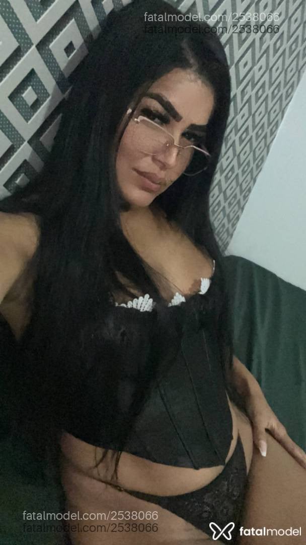 Acompanhante mulher morena (o) de olhos pretos - Nicki