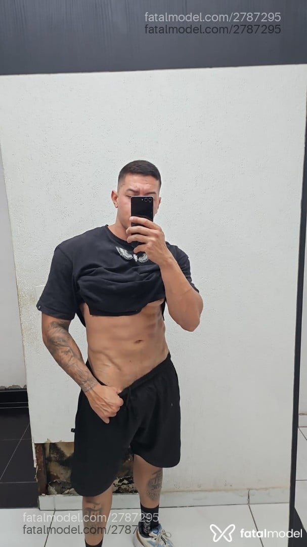 Acompanhante homem morena (o) de olhos castanhos em Limeira - Dominique