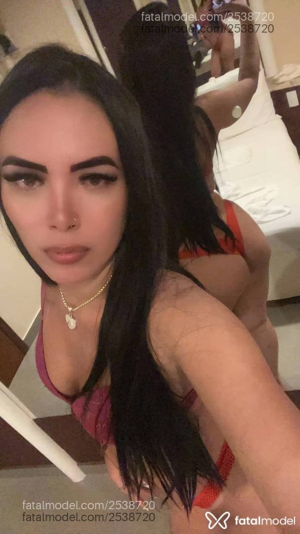 Acompanhante mulher morena (o) de olhos mel - Lia Nunes