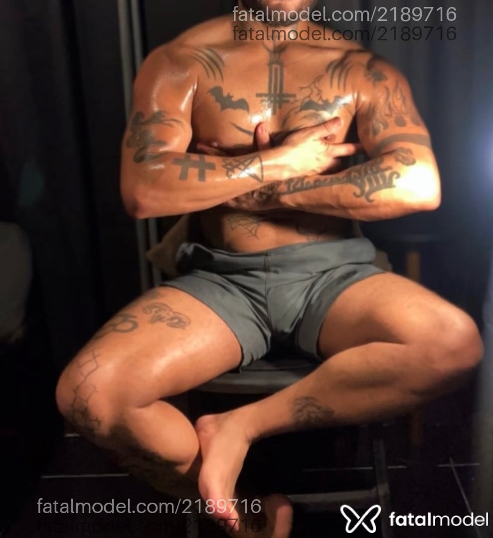 Acompanhante homem sem cabelo de olhos castanhos em Gravataí Acompanhante homem sem cabelo de olhos castanhos em Gravataí - Gabriel Klein