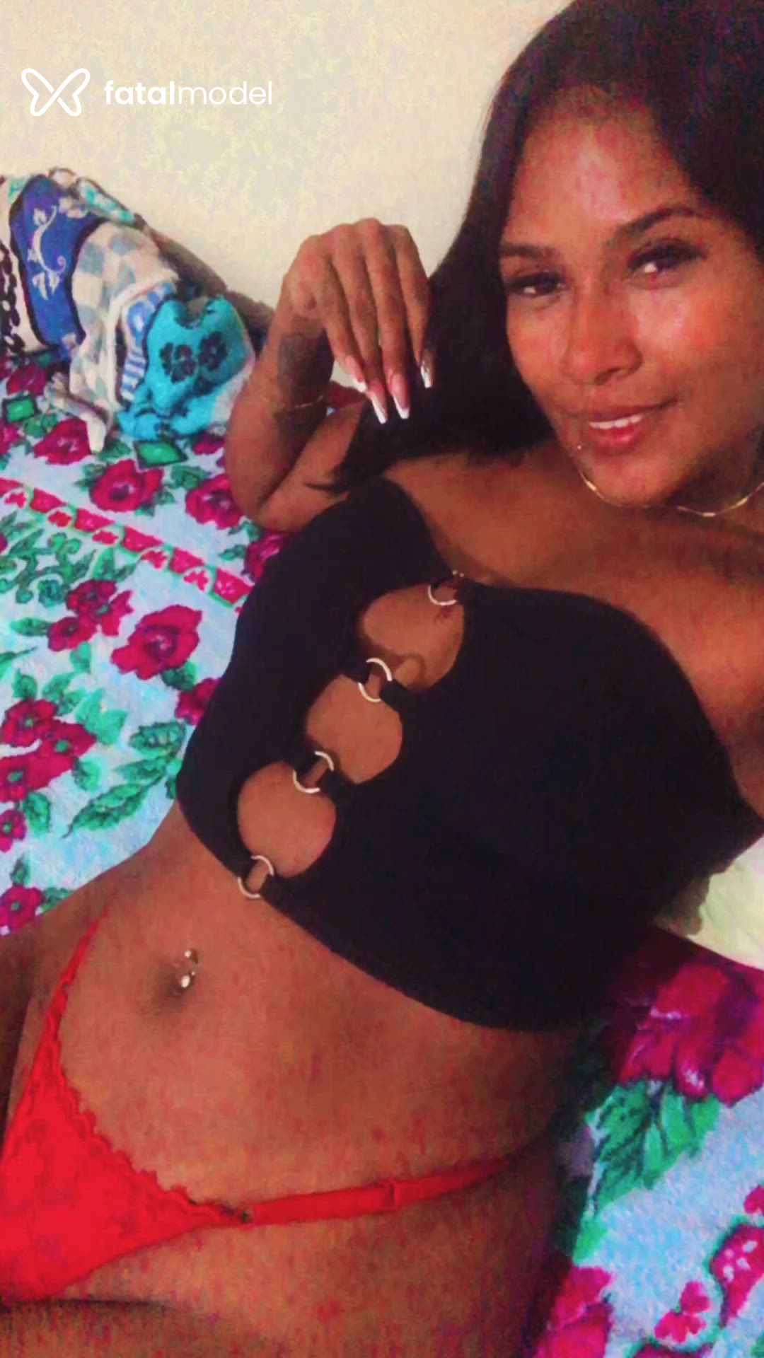Acompanhante mulher morena (o) de olhos pretos - Ravyllan Sophia Acompanhante mulher morena (o) de olhos pretos - Ravyllan Sophia