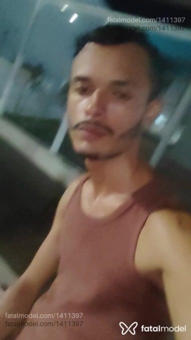 Acompanhante homem morena (o) de olhos pretos - Talismã Acompanhante homem morena (o) de olhos pretos - Talismã