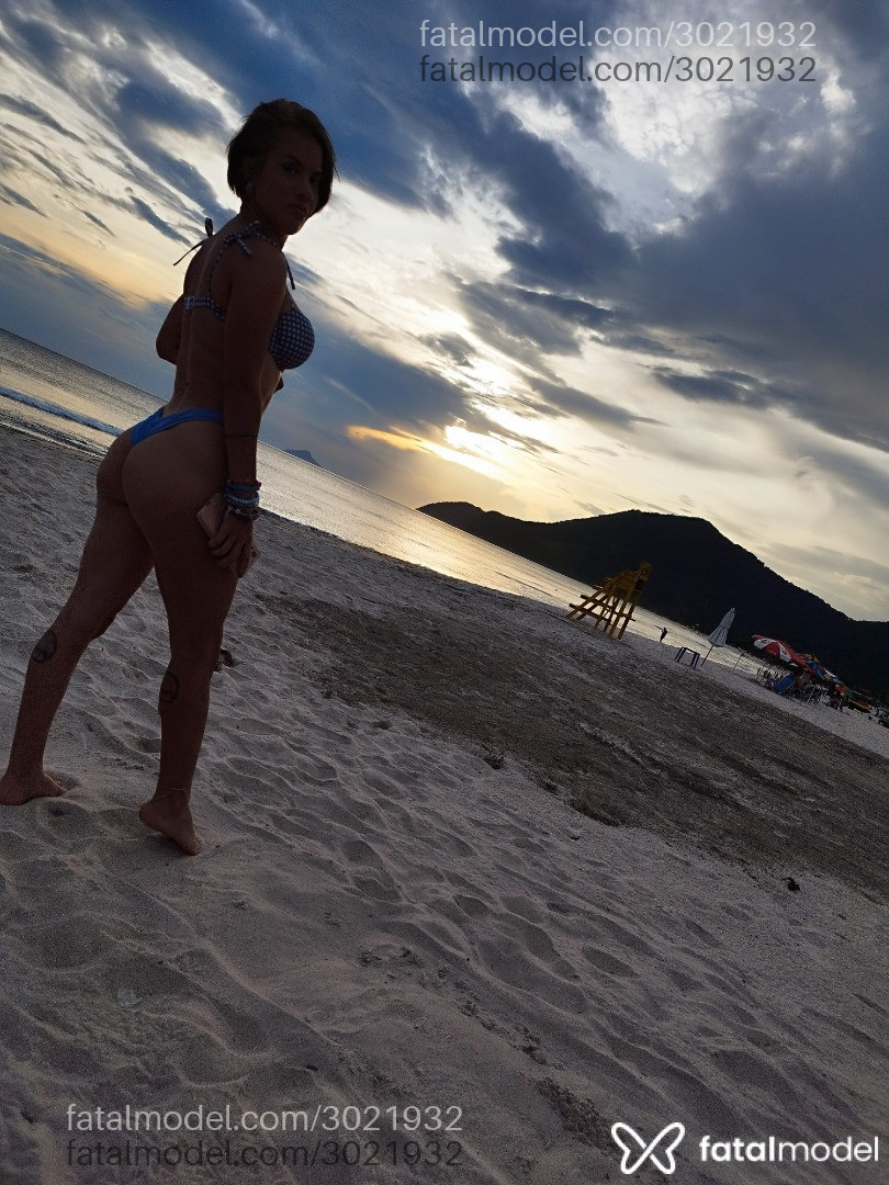 Acompanhante mulher morena (o) de olhos castanhos em Virtual Acompanhante mulher morena (o) de olhos castanhos em Virtual - Penélope