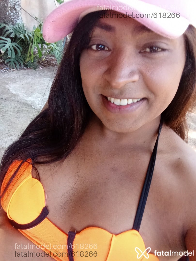 Acompanhante mulher trans morena (o) de olhos pretos em Luiziana - Evellym Esteves