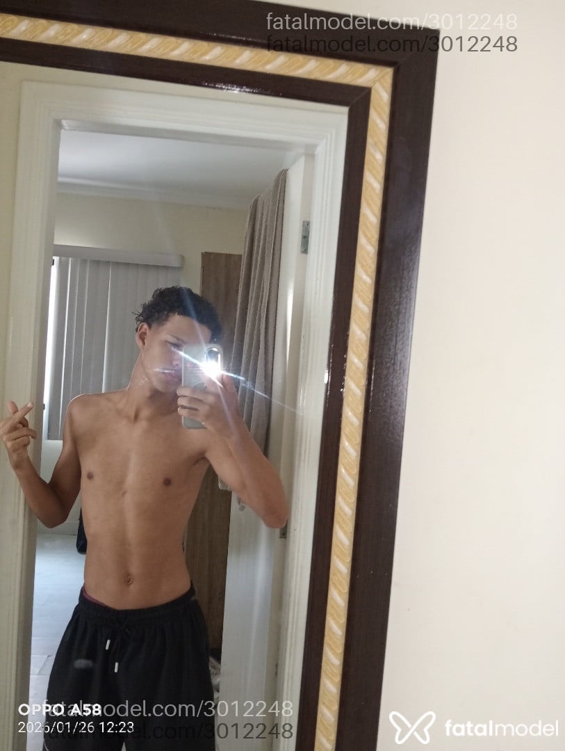 Acompanhante homem com cabelo castanho de olhos castanhos em Barretos Acompanhante homem com cabelo castanho de olhos castanhos em Barretos - Kaique Henrique
