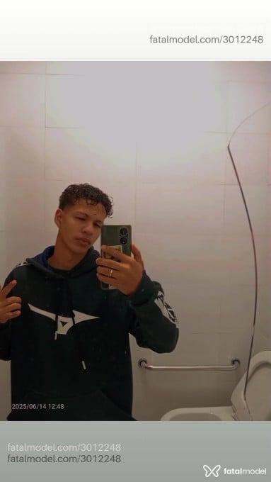 Acompanhante homem com cabelo castanho de olhos castanhos em Barretos Acompanhante homem com cabelo castanho de olhos castanhos em Barretos - Kaique Henrique
