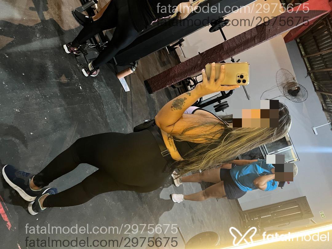 Acompanhante mulher loira (o) de olhos pretos em Virtual Acompanhante mulher loira (o) de olhos pretos em Virtual - Camila