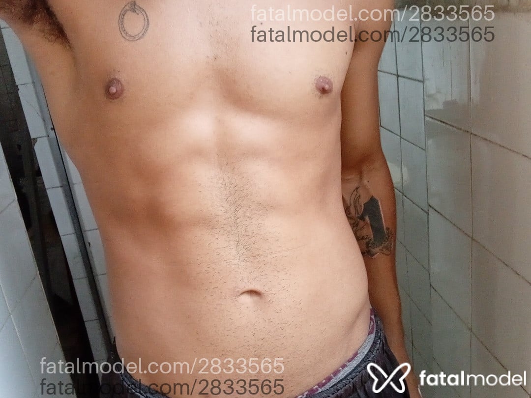 Acompanhante homem morena (o) de olhos castanhos em Virtual - Johan
